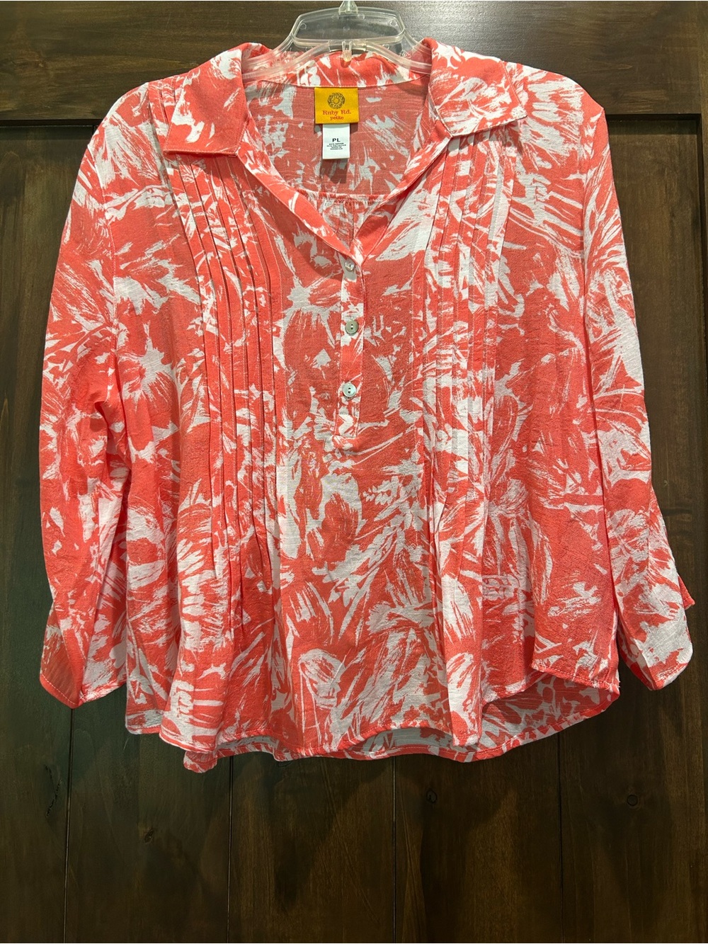 M370 Ruby Rd. Coral and White Floral Pintuck Button Blouse Sz LP